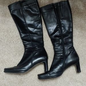 Ladies leather boots